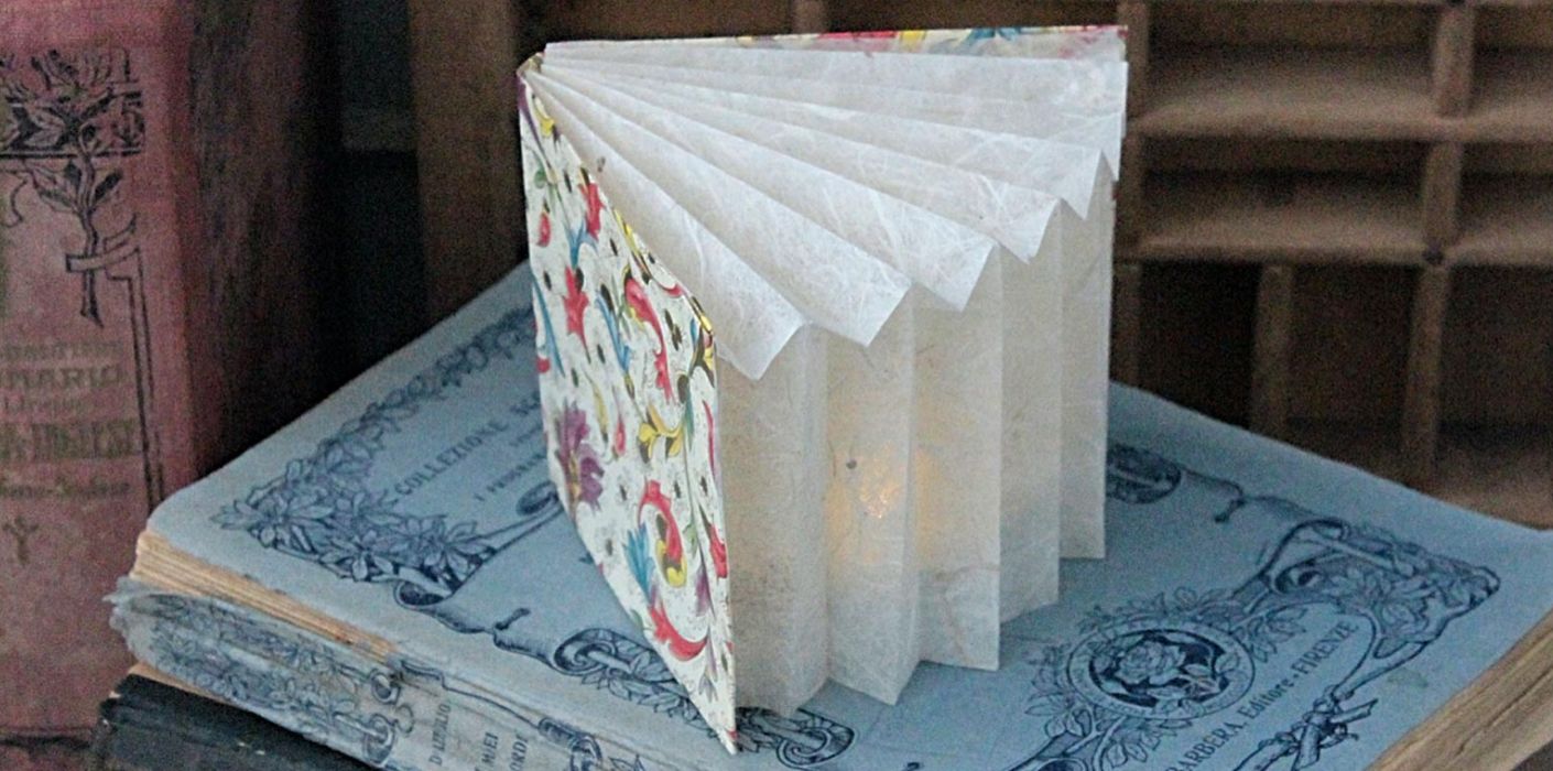 Crea la tua lampada-libro origami